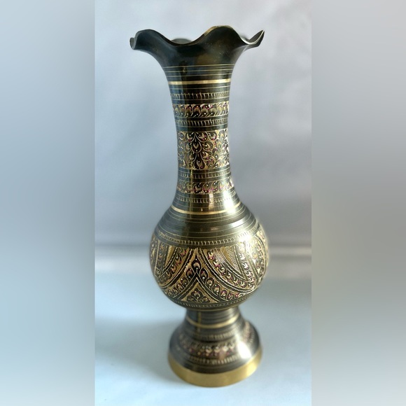 Pair of Vintage Solid Brass Vases Hand Etched gold red Enamel Floral Design - Picture 5 of 10